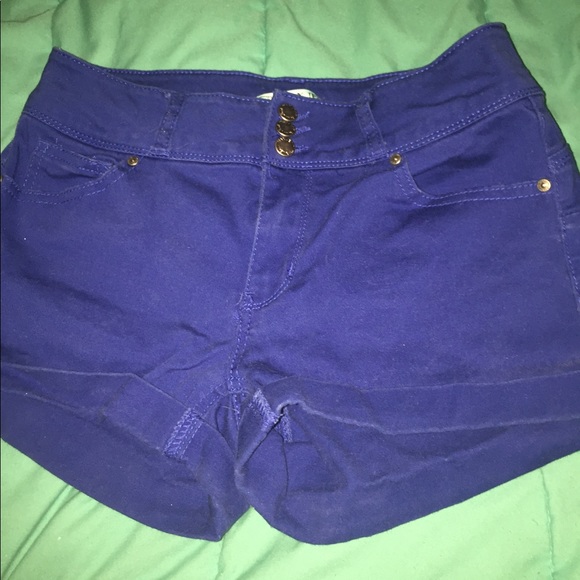 Shorts - Picture 1 of 2